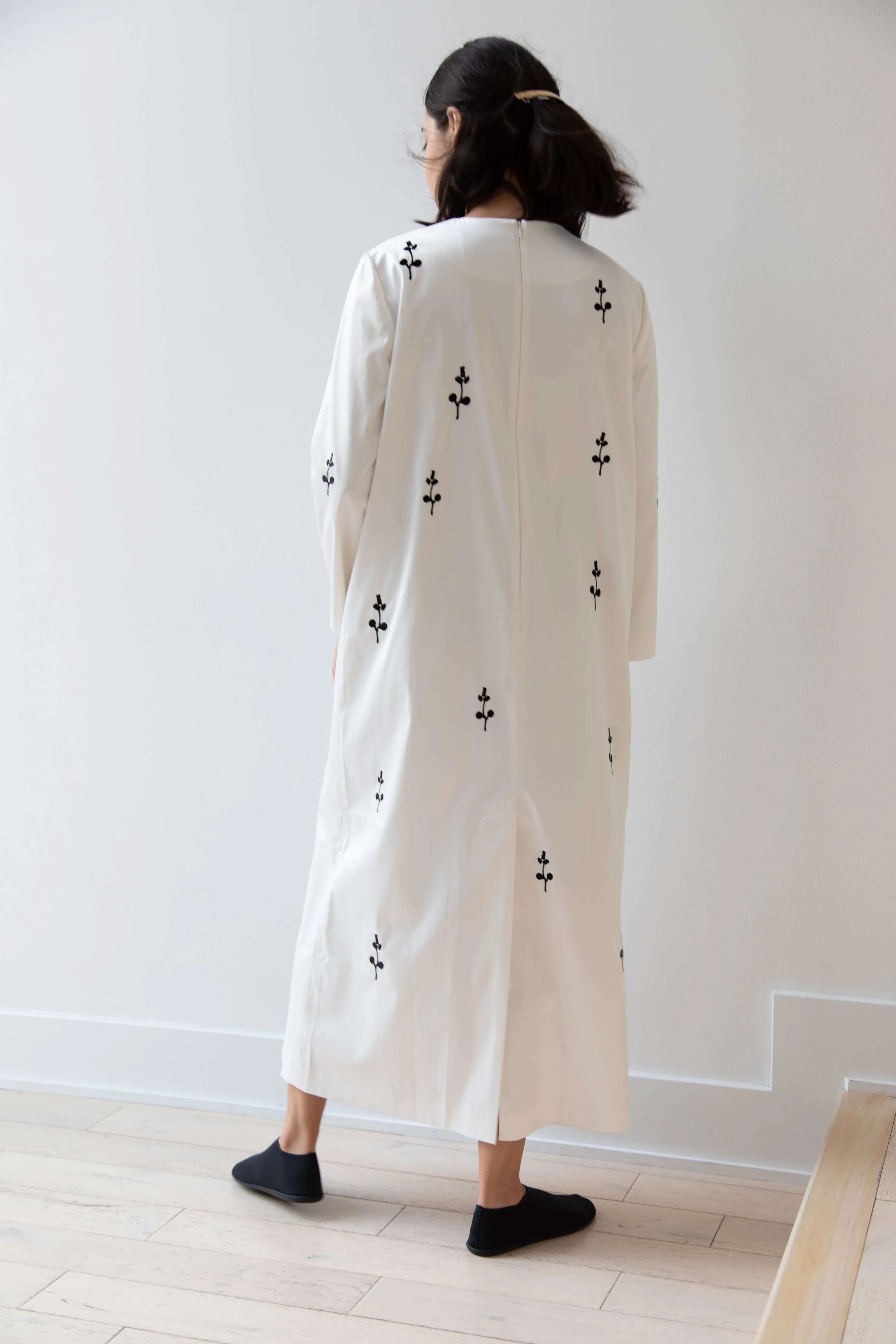 Delegan | Ivory Dress with Embroidery