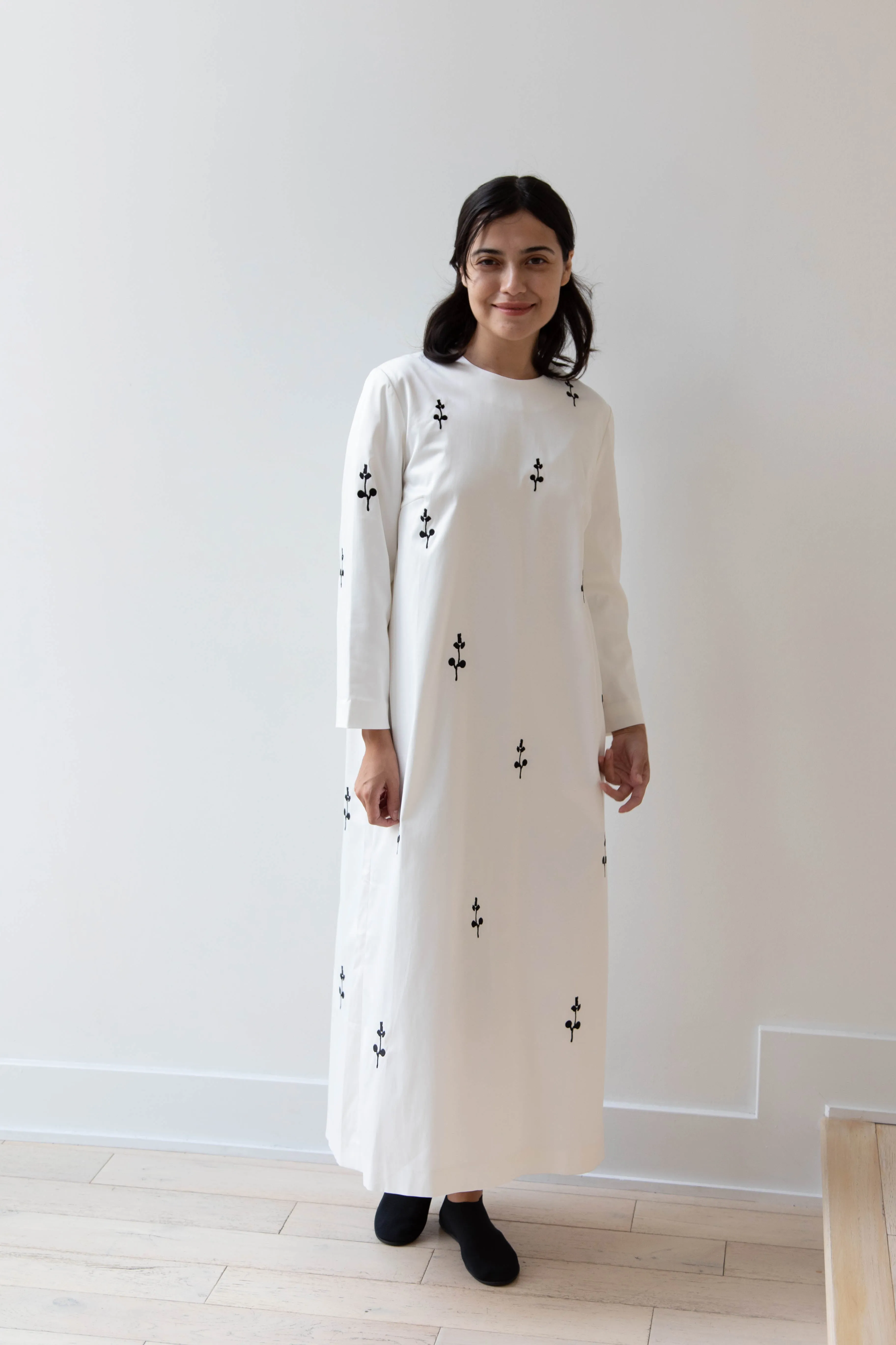 Delegan | Ivory Dress with Embroidery