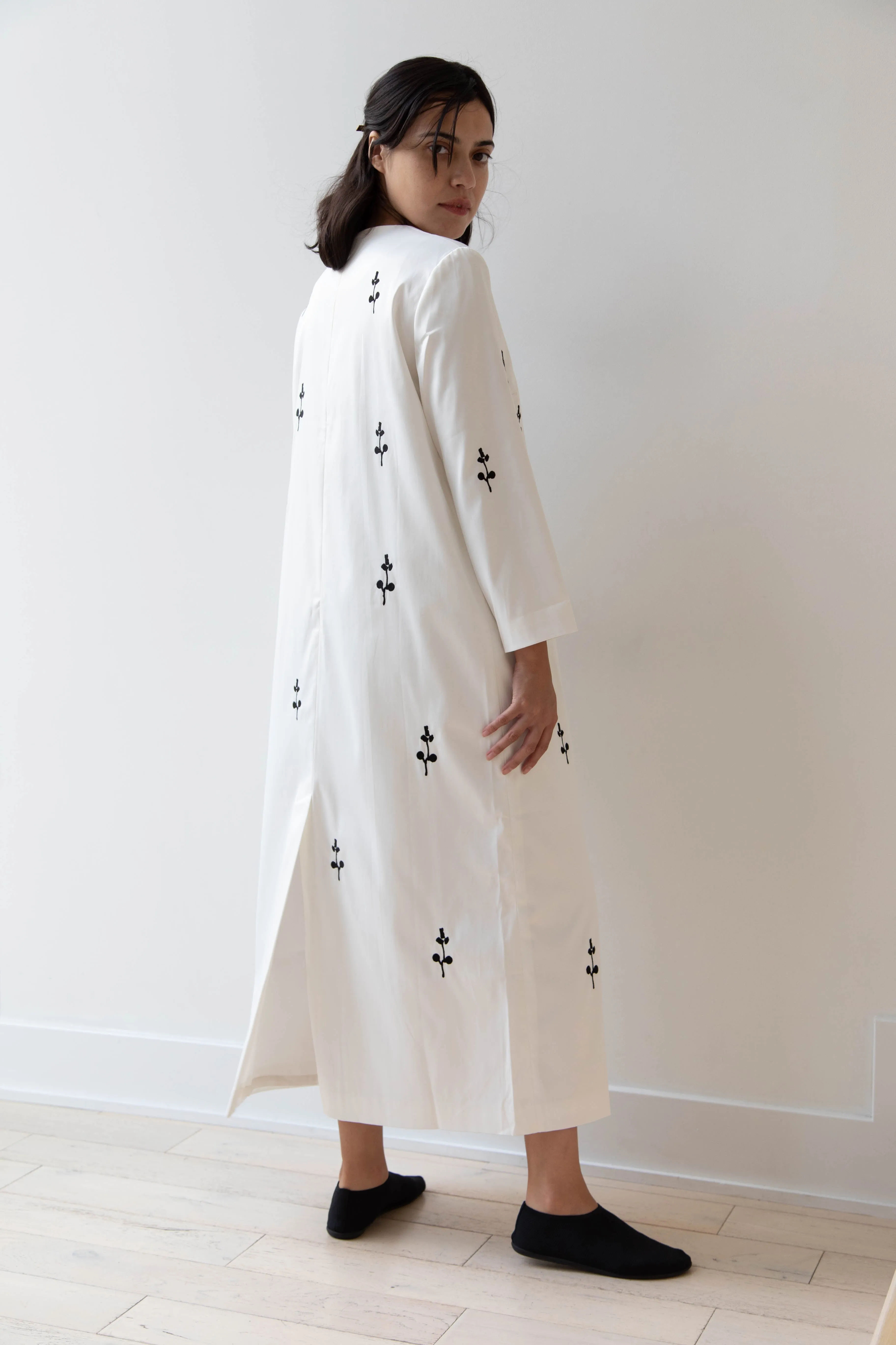 Delegan | Ivory Dress with Embroidery