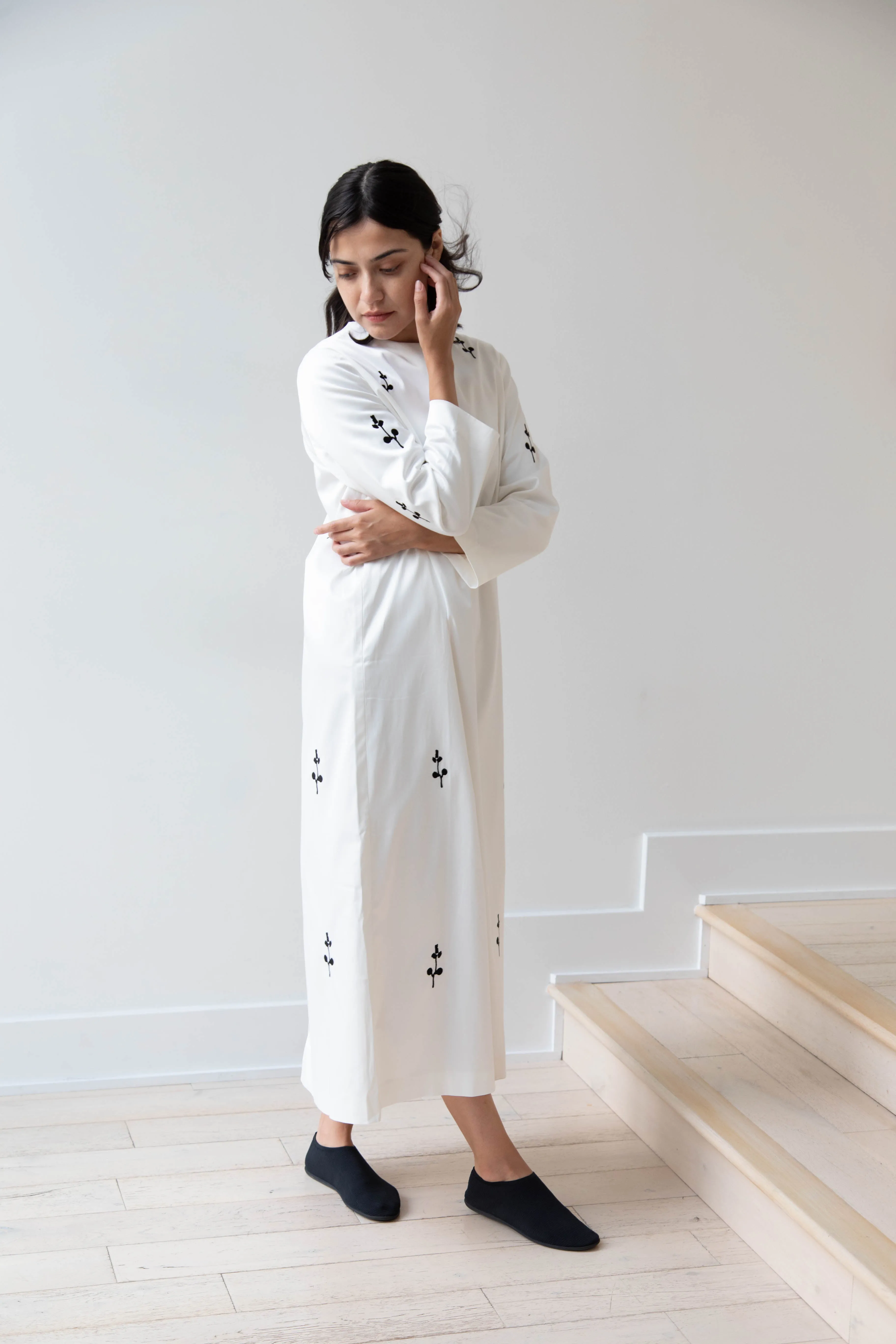 Delegan | Ivory Dress with Embroidery