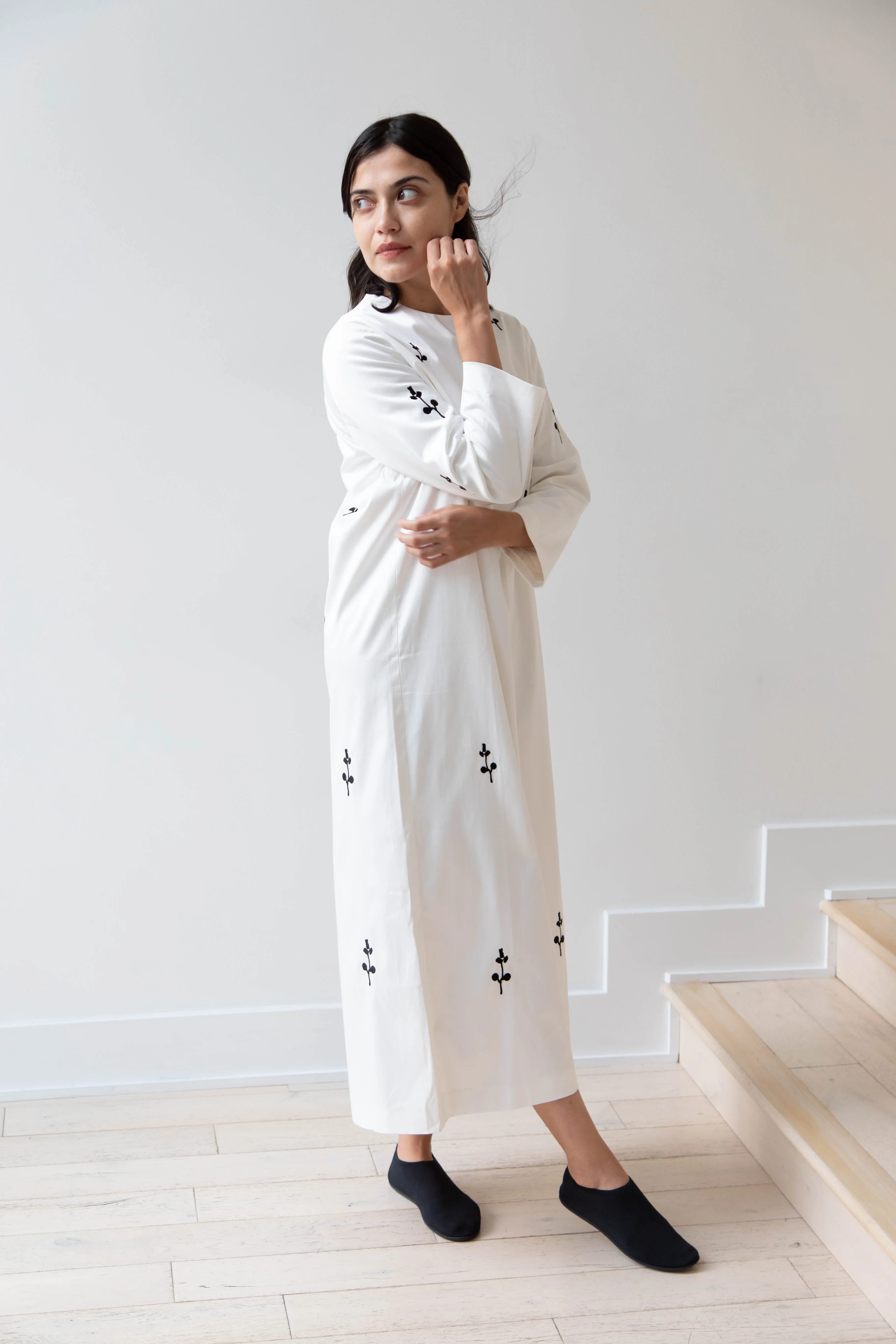 Delegan | Ivory Dress with Embroidery